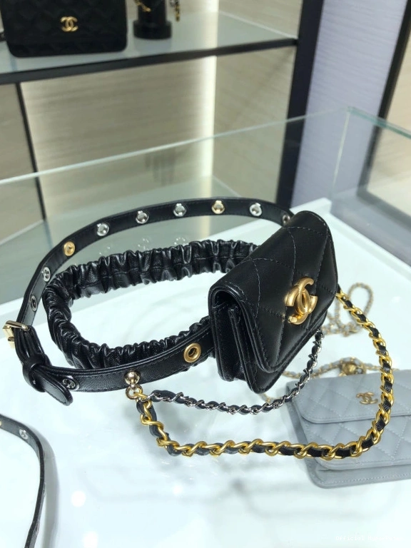 HyperPeter CHANEL AIRPODS CASE 0813